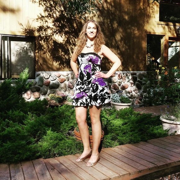 Meet your Posher, Kelli - Picture 1 of 1